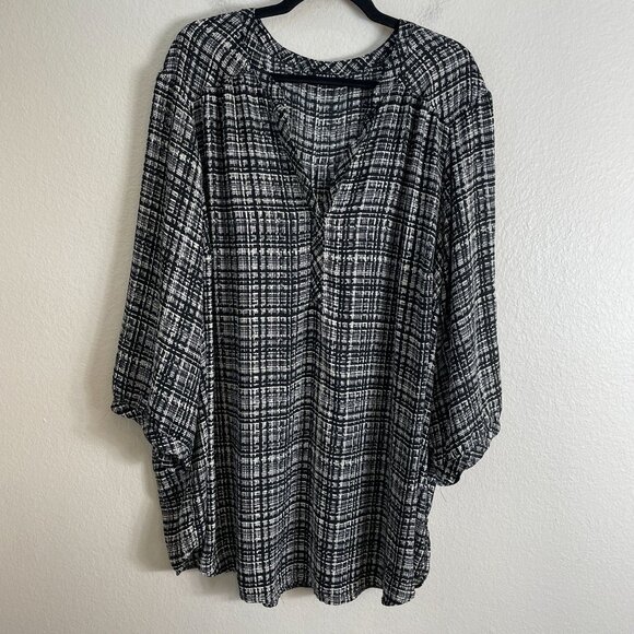 Torrid Harper Womens Plus 5X Black White Plaid Blouse Roll Tab Sleeve Shirt Top - Picture 1 of 7